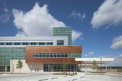 Bellevue Medical Center, like many new healthcare settings, is modeled on a hospitality environment: warm and welcoming, incorporating a modern vocabulary comprising vernacular rectilinear shapes made of natural materials including stone, wood, metal, and glass while using simple, linear forms that tie the building to the surrounding landscape. Photo: Farshid Assassi, courtesy HDR