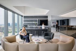 Pictured: Stonebriar Commercial Finance, Plano, Texas. Within this flexible space, employees can take in the natural light and outdoor views Pictured: Stonebriar Commercial Finance, Plano, Texas. Within this flexible space, employees can take in the natural light and outdoor views